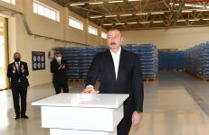 Prezident İlham Əliyev Hacıqabul Sənaye Məhəlləsinin açılışında iştirak edib (FOTO) (YENİLƏNİB)