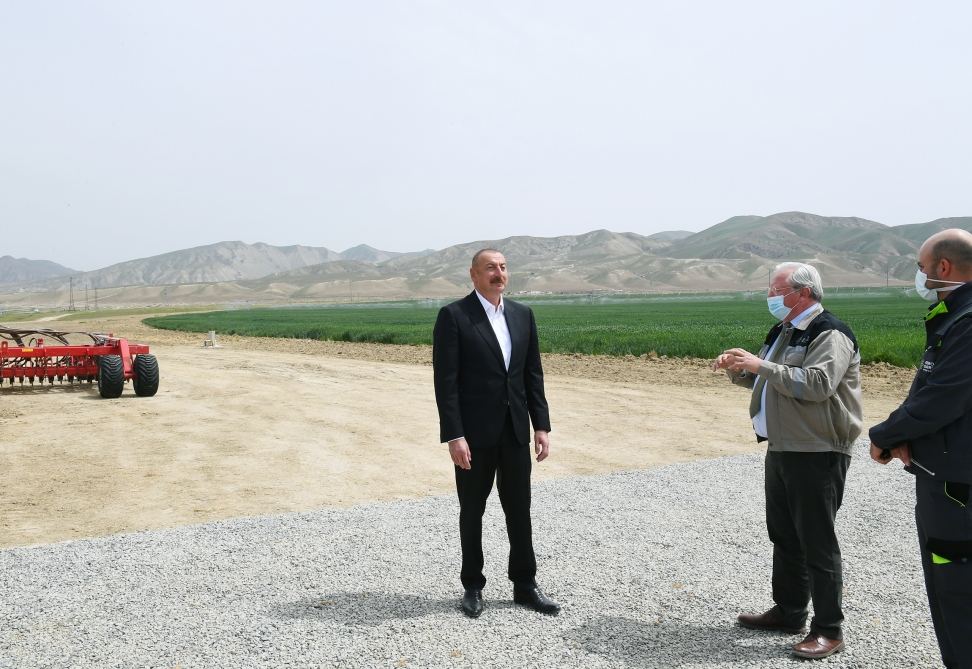 Prezident İlham Əliyev Hacıqabulda "Aqro Dairy" MMC-nin aqroparkının təqdimatında iştirak edib (FOTO)(YENİLƏNİB)