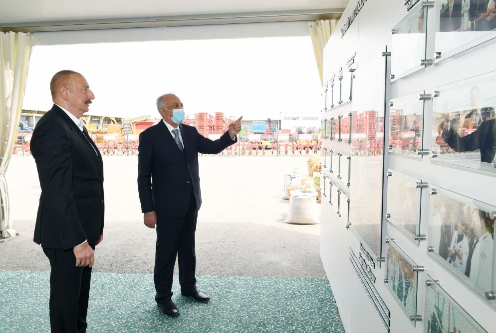 Prezident İlham Əliyev Hacıqabulda “Azərsun Şamaxı Aqropark”ın açılışında iştirak edib (FOTO)(YENİLƏNİB)
