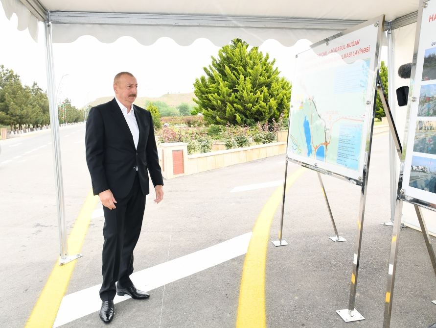 Prezident İlham Əliyev Hacıqabul-Muğan avtomobil yolunun yenidənqurmadan sonra istifadəyə verilməsi tədbirində iştirak edib (FOTO) (YENİLƏNİB)