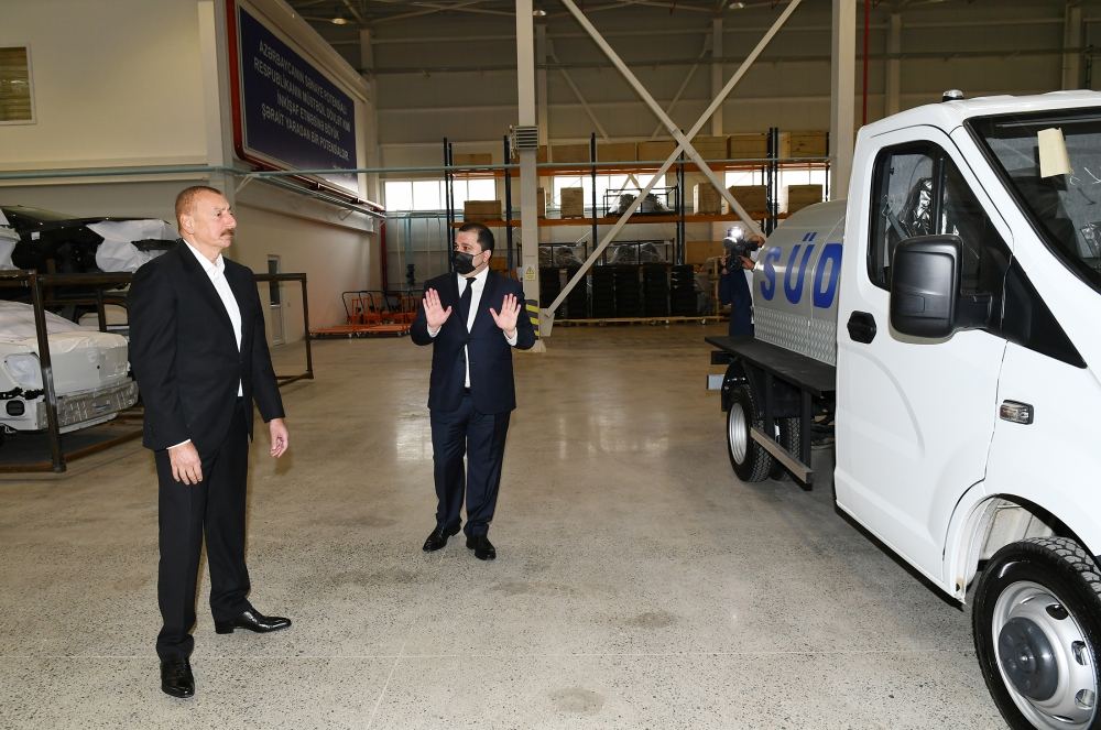 Prezident İlham Əliyev Hacıqabul Sənaye Məhəlləsinin açılışında iştirak edib (FOTO) (YENİLƏNİB)
