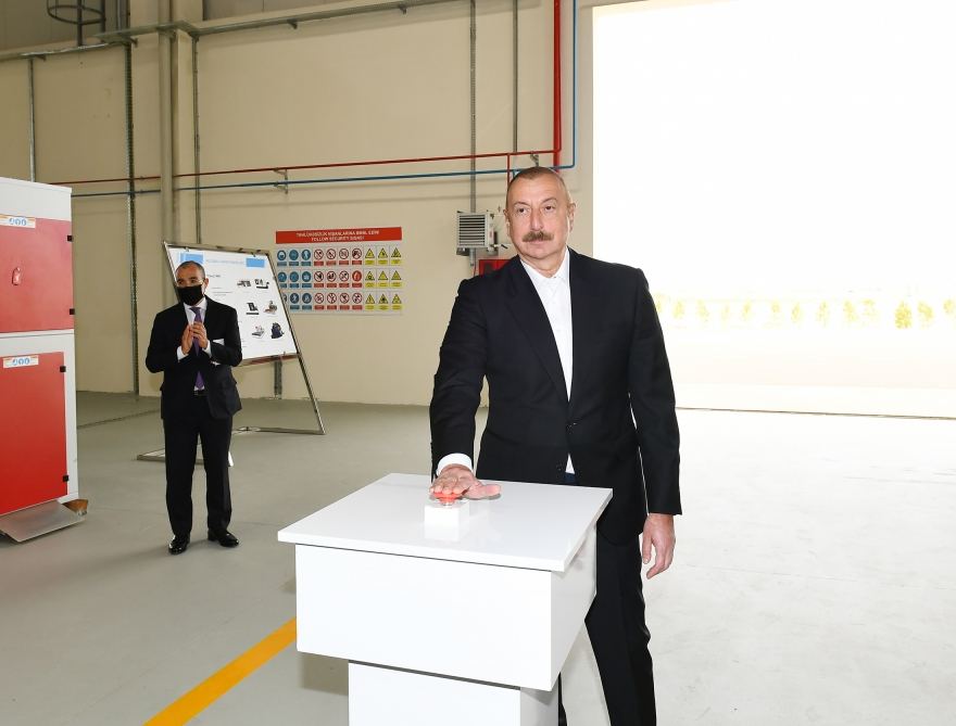 Prezident İlham Əliyev Hacıqabul Sənaye Məhəlləsinin açılışında iştirak edib (FOTO) (YENİLƏNİB)