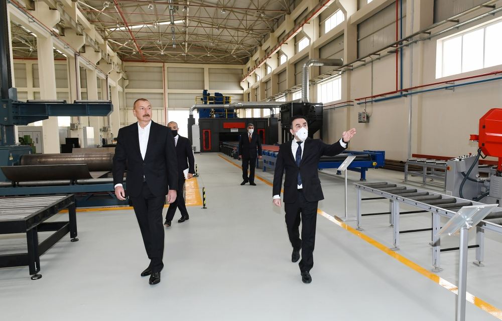 Prezident İlham Əliyev Hacıqabul Sənaye Məhəlləsinin açılışında iştirak edib (FOTO) (YENİLƏNİB)