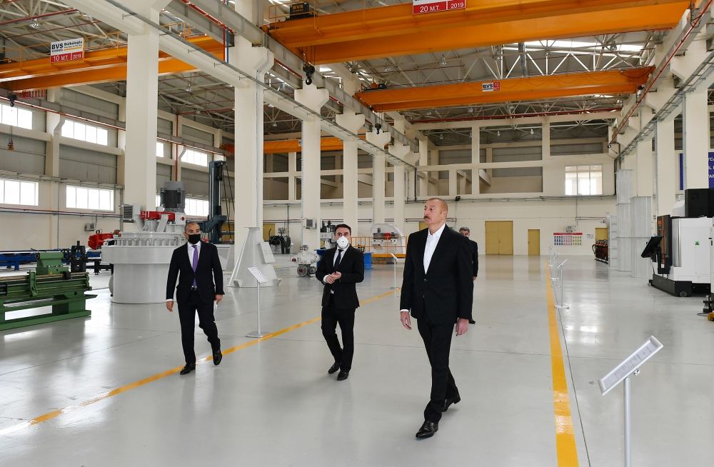 Prezident İlham Əliyev Hacıqabul Sənaye Məhəlləsinin açılışında iştirak edib (FOTO) (YENİLƏNİB)