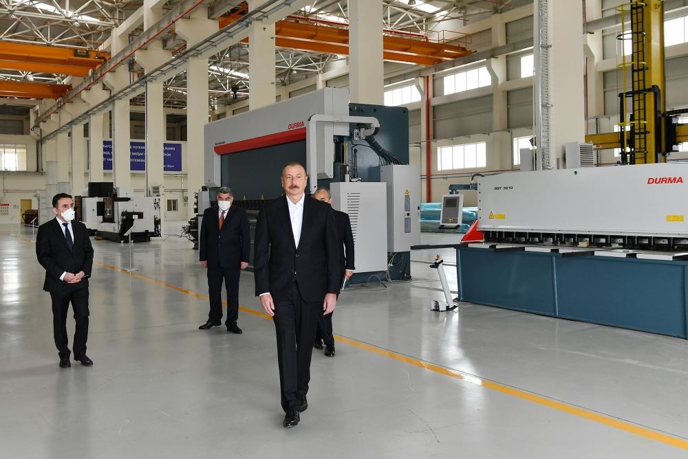 Prezident İlham Əliyev Hacıqabul Sənaye Məhəlləsinin açılışında iştirak edib (FOTO) (YENİLƏNİB)