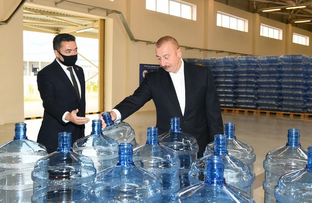 Prezident İlham Əliyev Hacıqabul Sənaye Məhəlləsinin açılışında iştirak edib (FOTO) (YENİLƏNİB)