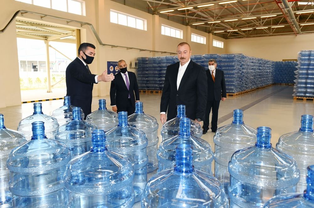 Prezident İlham Əliyev Hacıqabul Sənaye Məhəlləsinin açılışında iştirak edib (FOTO) (YENİLƏNİB)