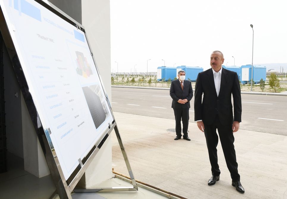 Prezident İlham Əliyev Hacıqabul Sənaye Məhəlləsinin açılışında iştirak edib (FOTO) (YENİLƏNİB)