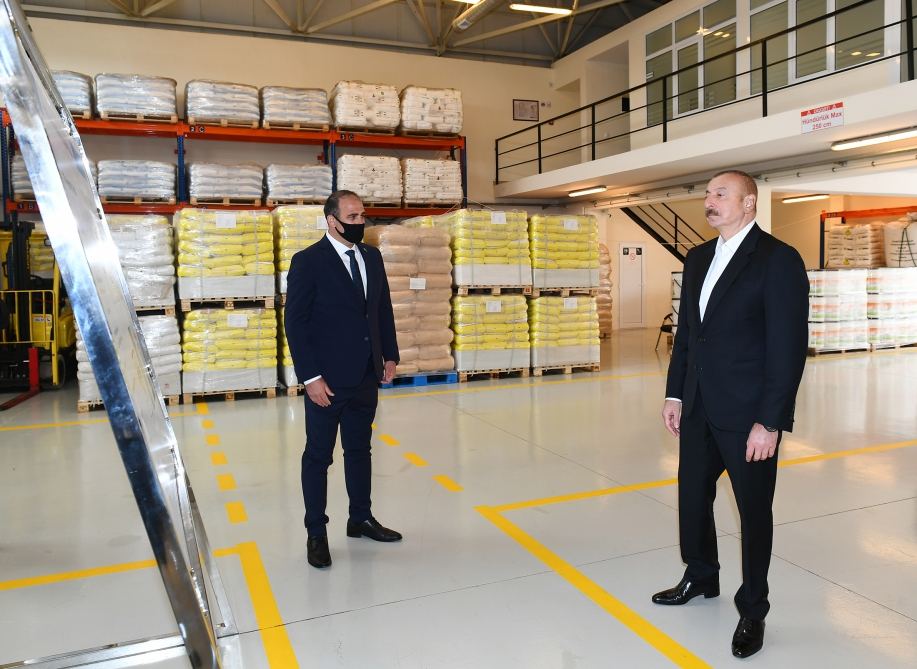 Prezident İlham Əliyev Hacıqabul Sənaye Məhəlləsinin açılışında iştirak edib (FOTO) (YENİLƏNİB)