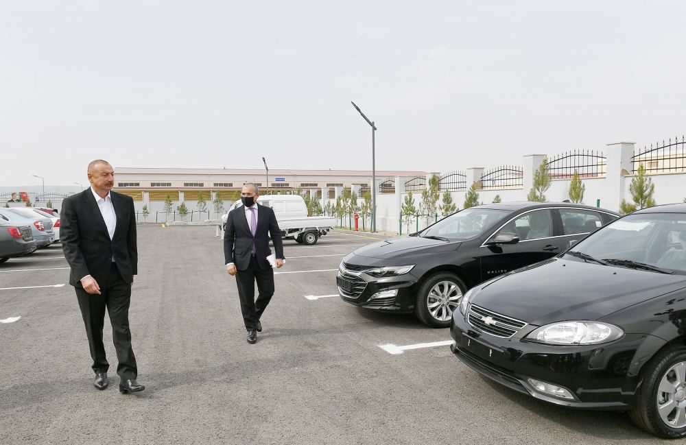 Prezident İlham Əliyev Hacıqabul Sənaye Məhəlləsinin açılışında iştirak edib (FOTO) (YENİLƏNİB)