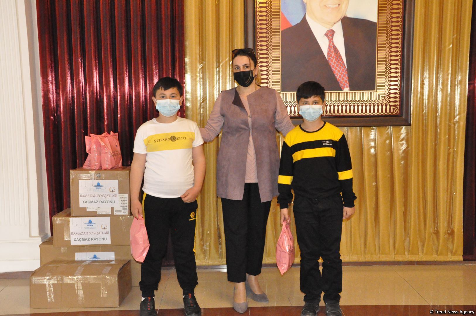 Deputat Sevil Mikayılovanın təşəbbüsü ilə Xudatda ərzaq sovqatı paylanılıb (FOTO)