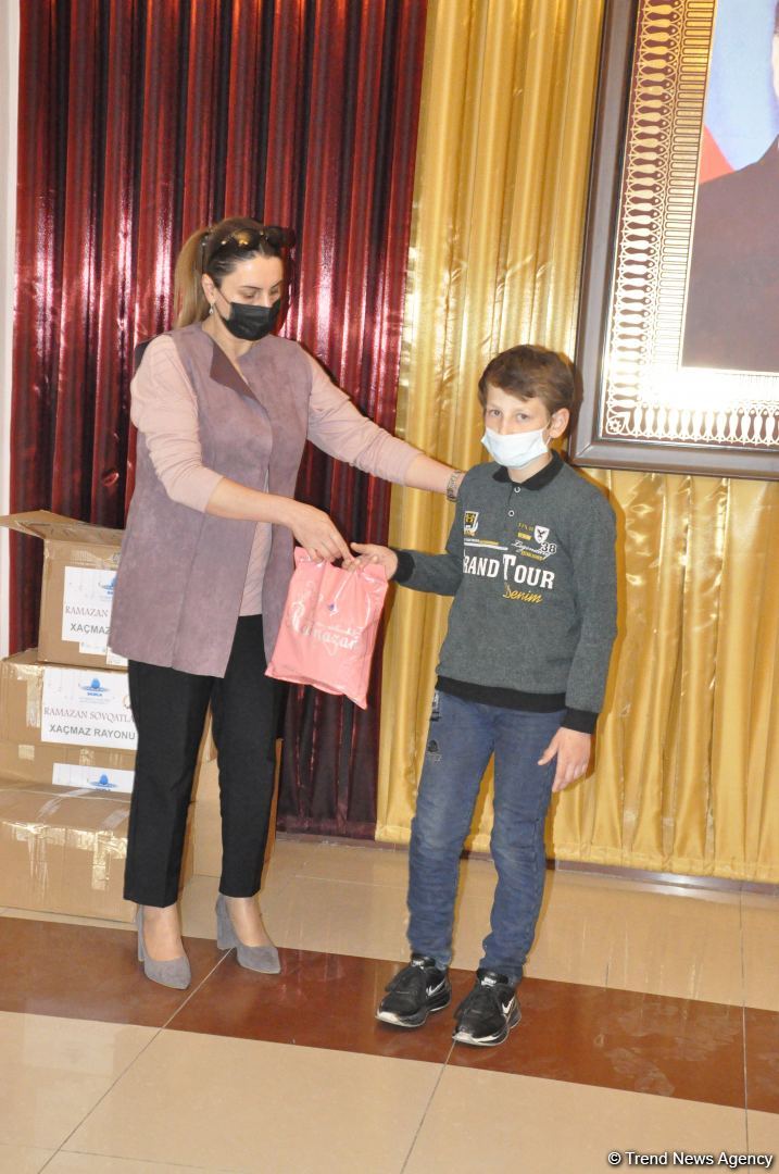 Deputat Sevil Mikayılovanın təşəbbüsü ilə Xudatda ərzaq sovqatı paylanılıb (FOTO)