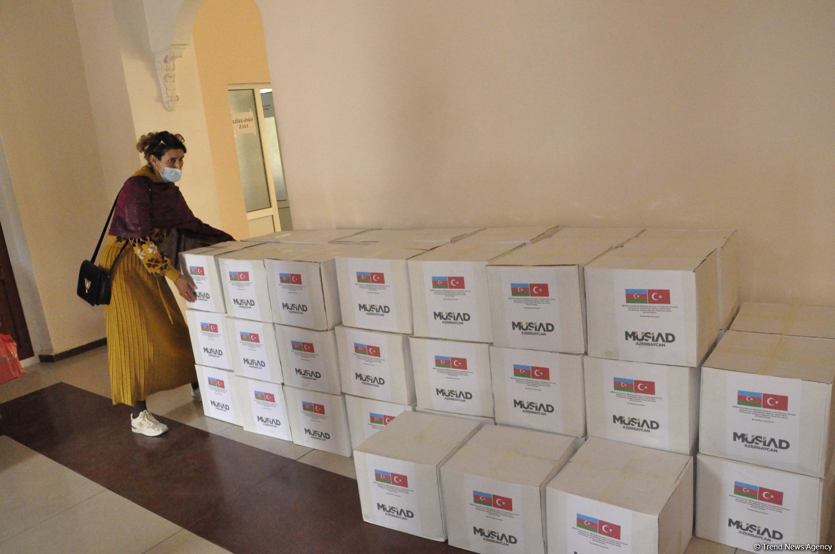 Deputat Sevil Mikayılovanın təşəbbüsü ilə Xudatda ərzaq sovqatı paylanılıb (FOTO)