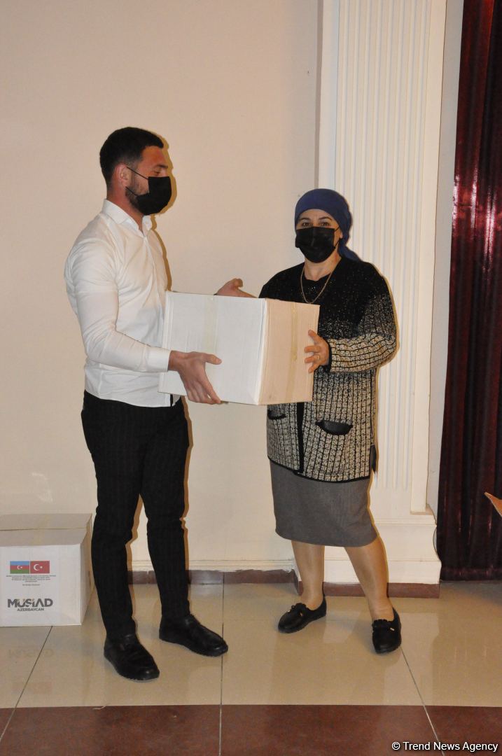 Deputat Sevil Mikayılovanın təşəbbüsü ilə Xudatda ərzaq sovqatı paylanılıb (FOTO)