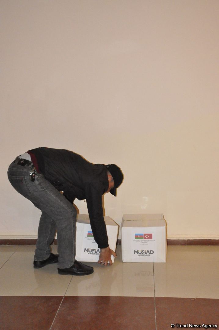 Deputat Sevil Mikayılovanın təşəbbüsü ilə Xudatda ərzaq sovqatı paylanılıb (FOTO)