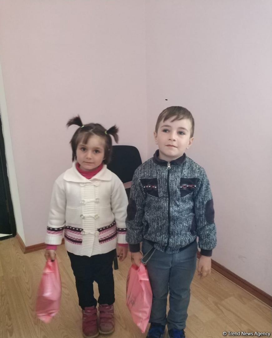 Deputat Sevil Mikayılovanın təşəbbüsü ilə Xudatda ərzaq sovqatı paylanılıb (FOTO)