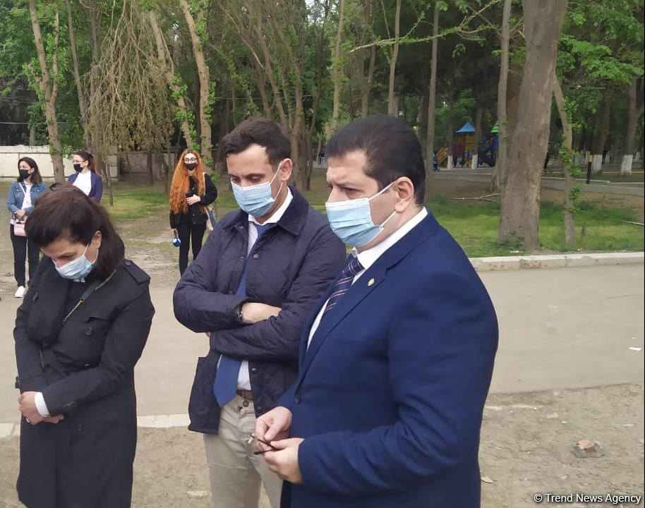 Fransalı hüquqşünaslar Gəncəyə səfər ediblər (FOTO)