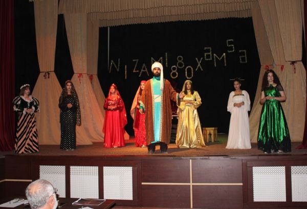 Teatr sahəsində idarəetmənin sadələşdirilməsini istəyirik - Nazir