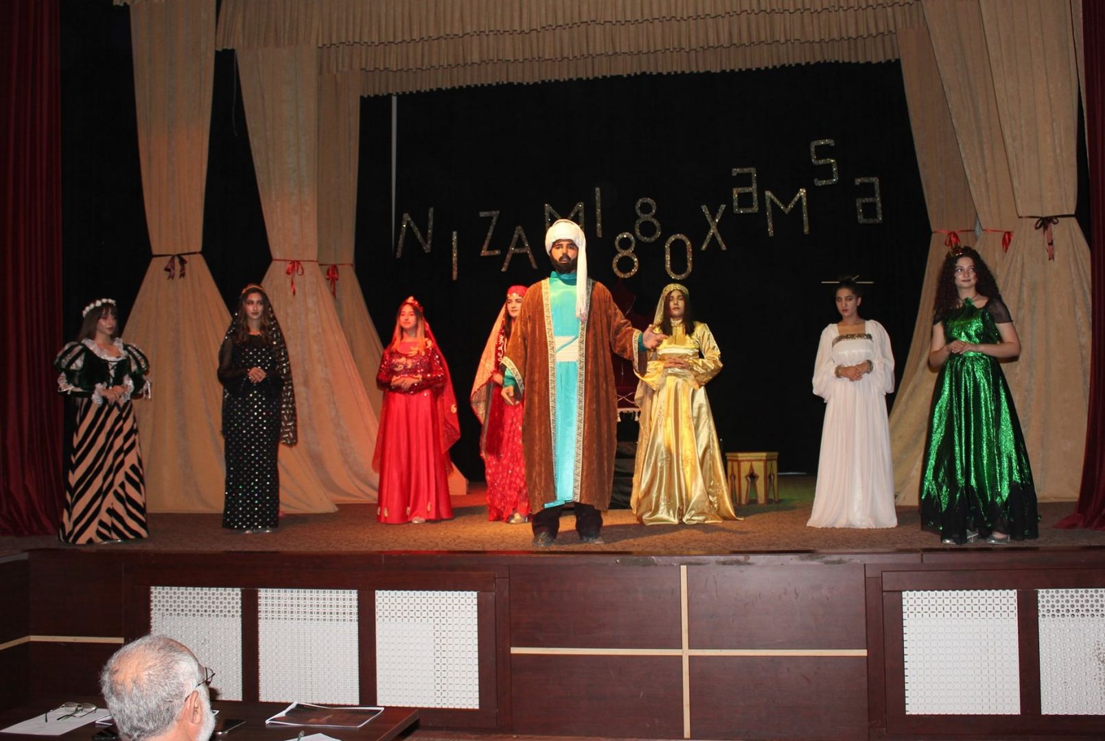 Teatr sahəsində idarəetmənin sadələşdirilməsini istəyirik - Nazir