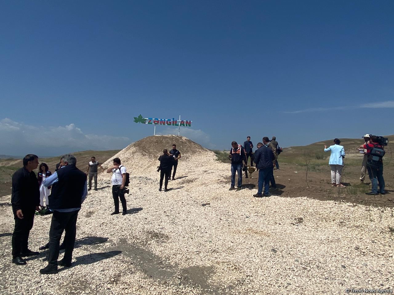 Zəngilanda aeroport tikiləcəyi ərazi minalardan təmizlənir (FOTO)