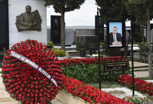 Azad Rəhimov 2-ci Fəxri Xiyabanda dəfn olunub (FOTO/VİDEO)