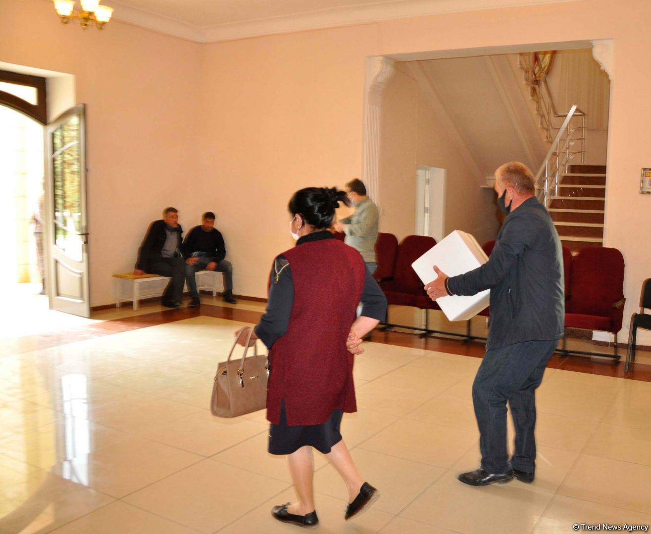 Deputat Sevil Mikayılovanın təşəbbüsü ilə Xudatda növbəti dəfə ərzaq sovqatı paylanılıb (FOTO/VİDEO)