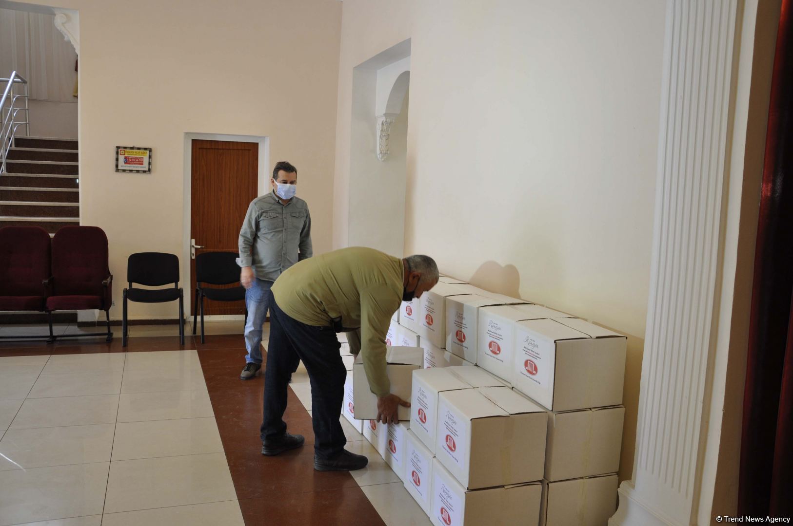 Deputat Sevil Mikayılovanın təşəbbüsü ilə Xudatda növbəti dəfə ərzaq sovqatı paylanılıb (FOTO/VİDEO)