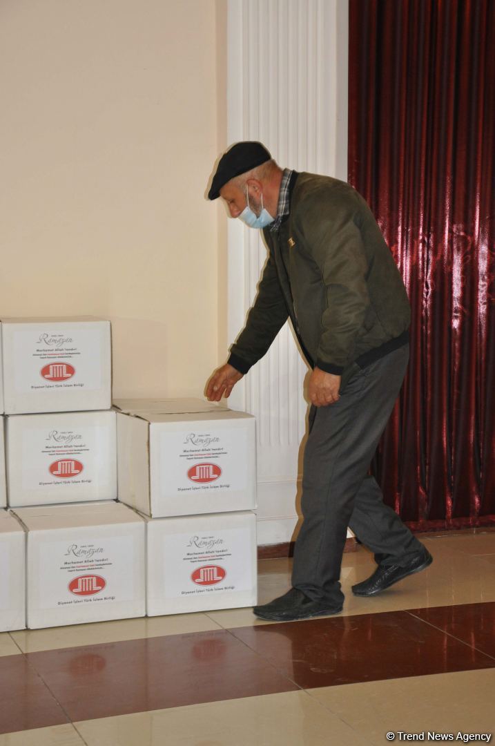 Deputat Sevil Mikayılovanın təşəbbüsü ilə Xudatda növbəti dəfə ərzaq sovqatı paylanılıb (FOTO/VİDEO)