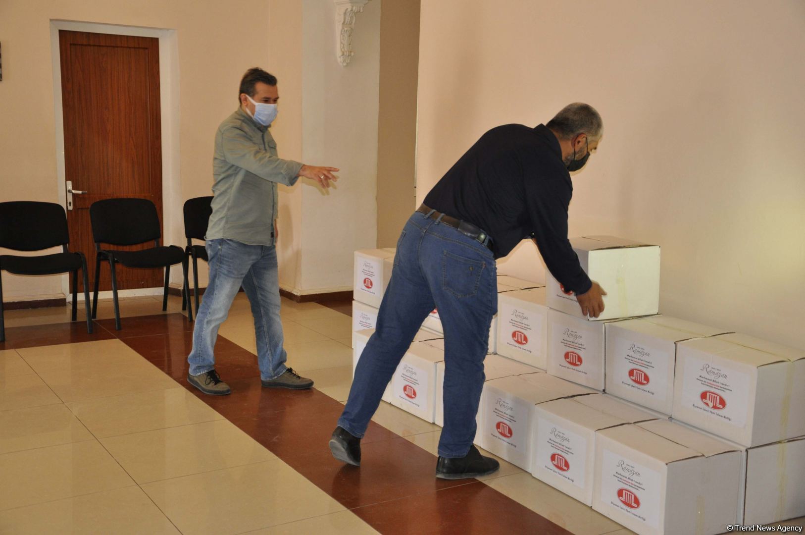 Deputat Sevil Mikayılovanın təşəbbüsü ilə Xudatda növbəti dəfə ərzaq sovqatı paylanılıb (FOTO/VİDEO)
