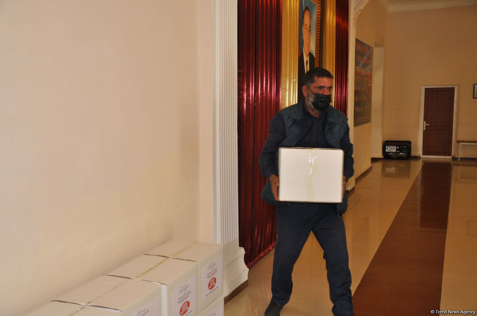 Deputat Sevil Mikayılovanın təşəbbüsü ilə Xudatda növbəti dəfə ərzaq sovqatı paylanılıb (FOTO/VİDEO)