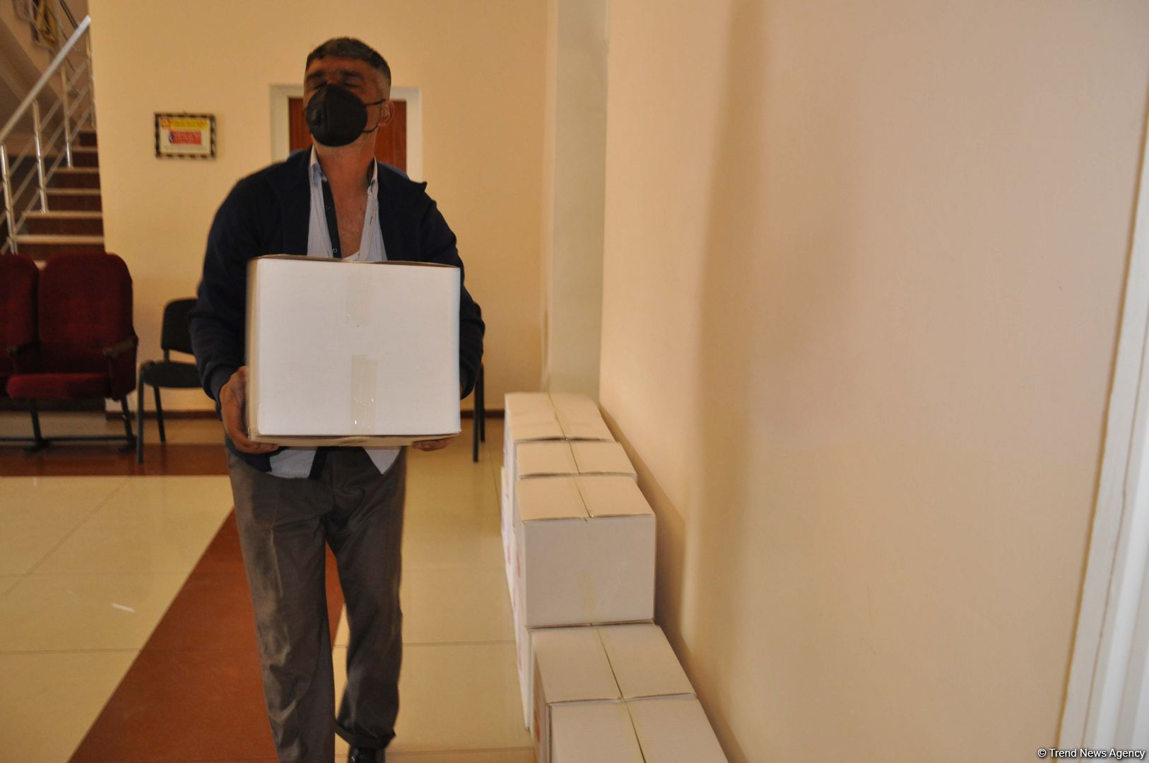 Deputat Sevil Mikayılovanın təşəbbüsü ilə Xudatda növbəti dəfə ərzaq sovqatı paylanılıb (FOTO/VİDEO)