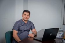 Binadan başına daş düşən yeniyetmənin son vəziyyəti barədə həkimdən açıqlama
