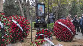 Fikrət Qoca dəfn edilib (FOTO/VİDEO) (ƏLAVƏ OLUNUB)