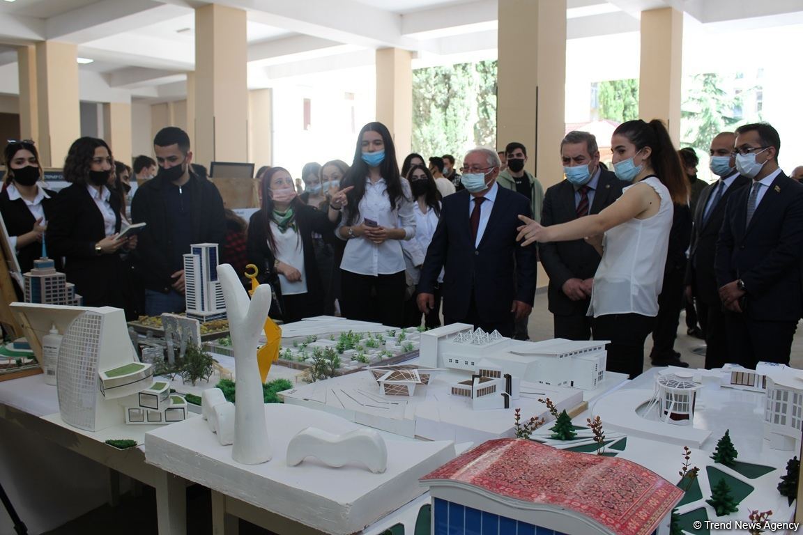 Odlar Yurdu Universitetində “Mən Qarabağam" layihəsi çərçivəsinə sərgi keçirilib (FOTO)