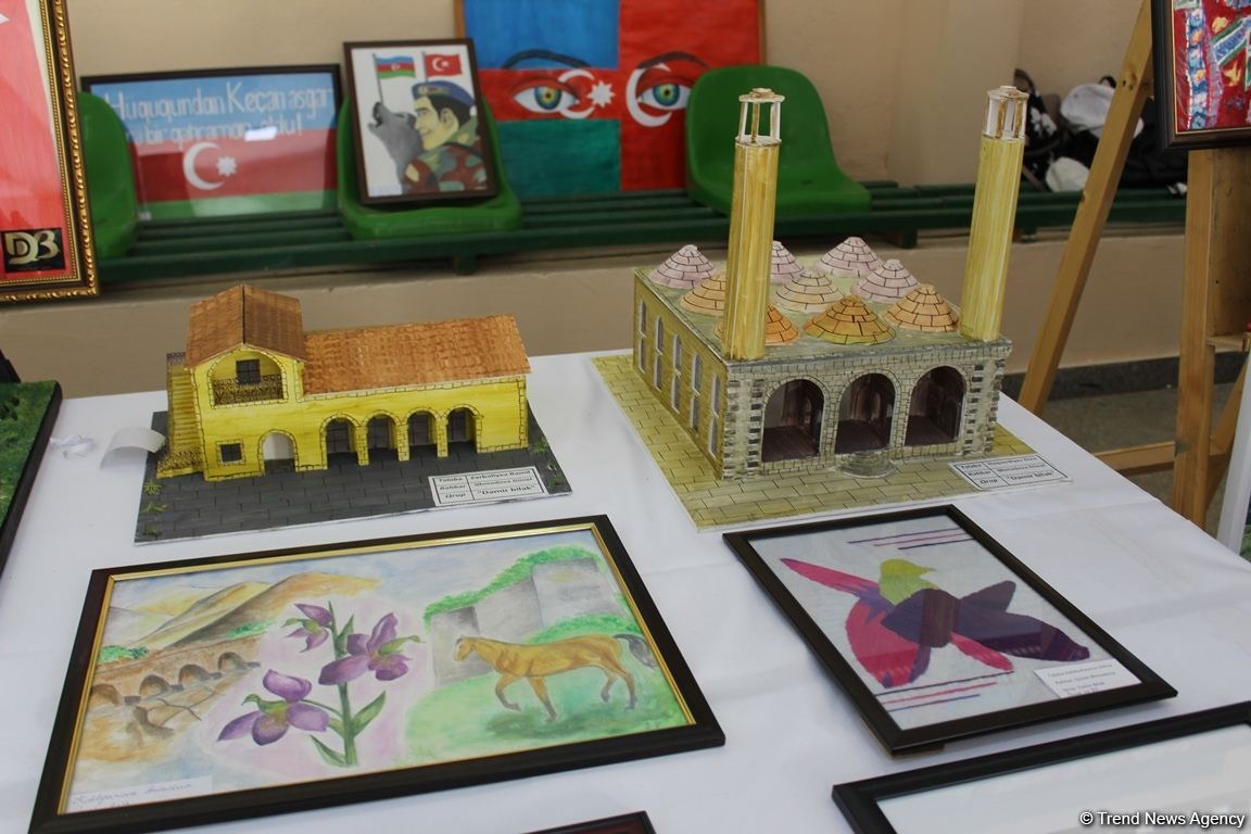 Odlar Yurdu Universitetində “Mən Qarabağam" layihəsi çərçivəsinə sərgi keçirilib (FOTO)