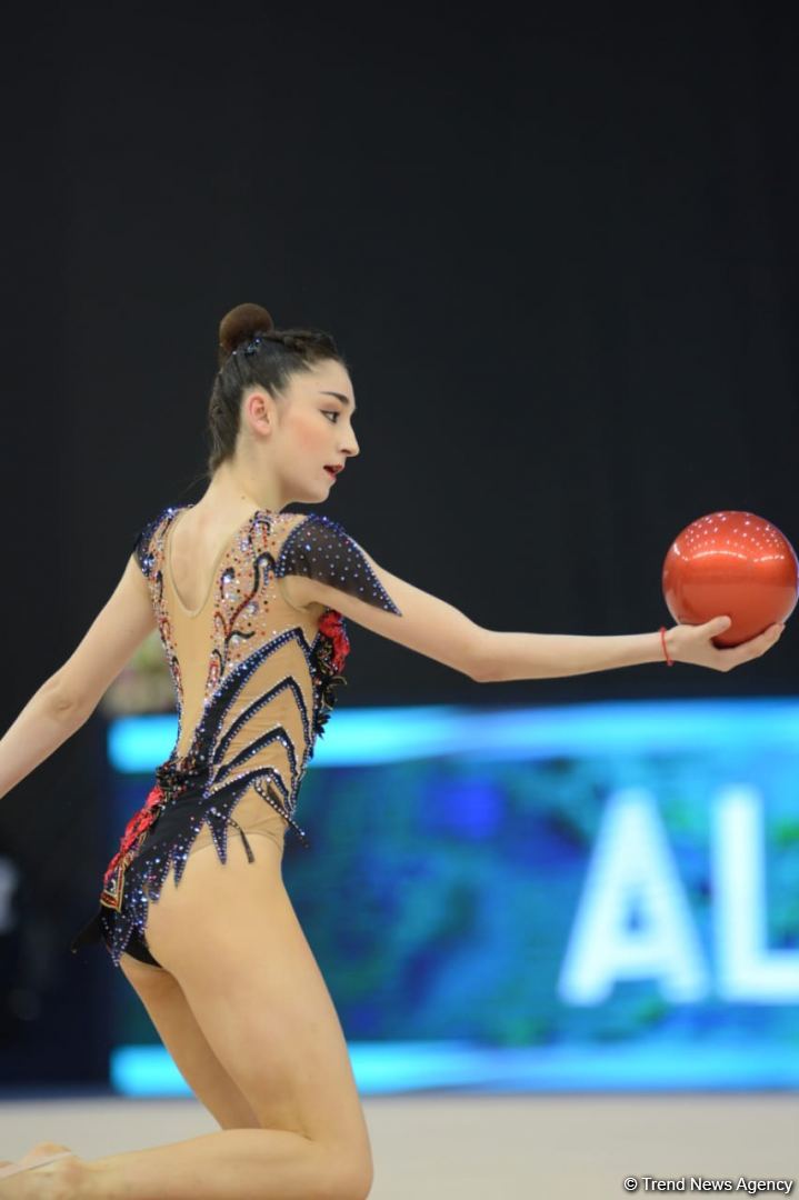 Milli Gimnastika Arenasında bədii gimnastika üzrə Dünya Kubokunun birinci günü başlayıb (FOTO) (ƏLAVƏ OLUNUB)