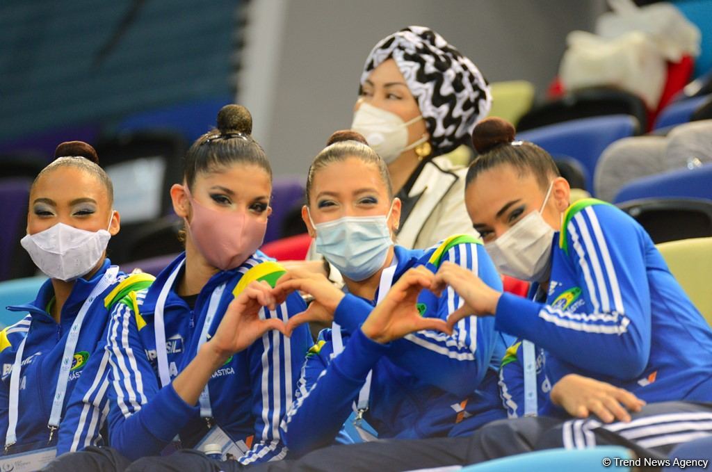Bədii gimnastika üzrə Dünya Kubokunun birinci günündə maraqlı anlar (FOTO)