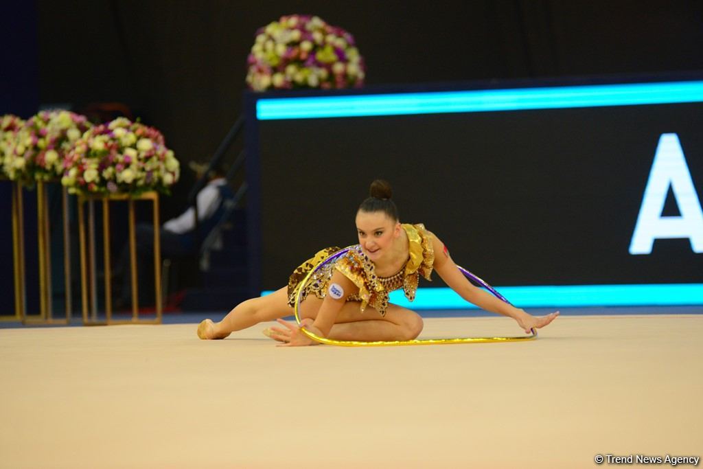 Bədii gimnastika üzrə Dünya Kubokunun birinci günündə maraqlı anlar (FOTO)
