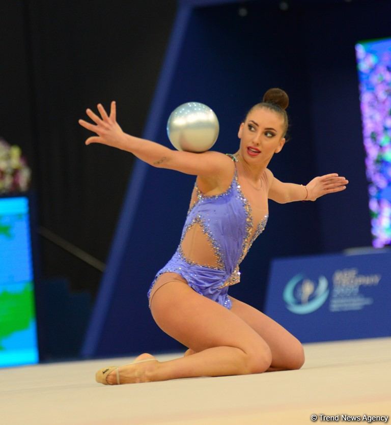 Bədii gimnastika üzrə Dünya Kubokunun birinci günündə maraqlı anlar (FOTO)