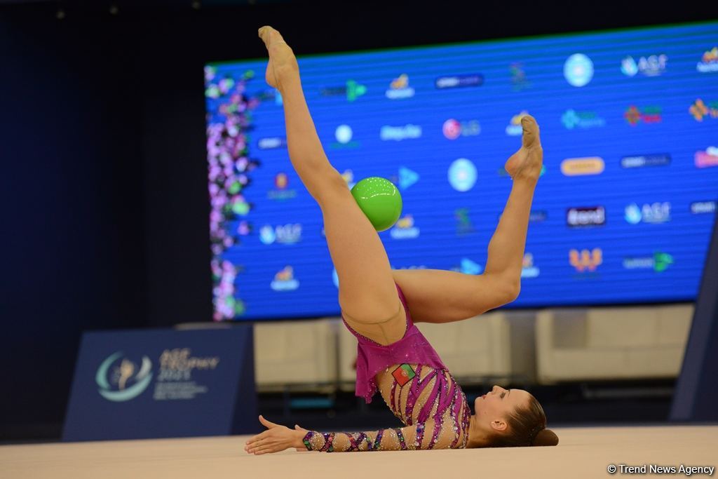Bədii gimnastika üzrə Dünya Kubokunun birinci günündə maraqlı anlar (FOTO)