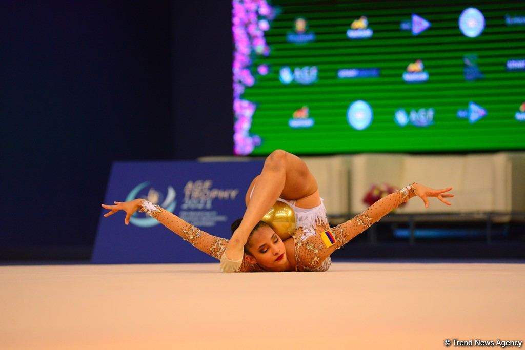 Bədii gimnastika üzrə Dünya Kubokunun birinci günündə maraqlı anlar (FOTO)