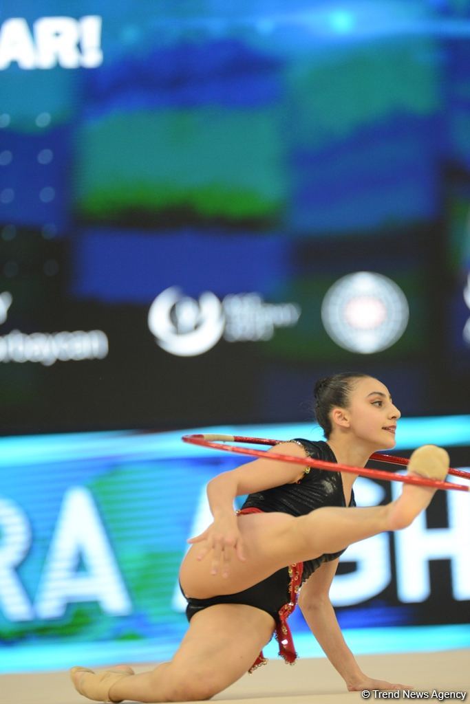 Bədii gimnastika üzrə Dünya Kubokunun birinci günündə maraqlı anlar (FOTO)