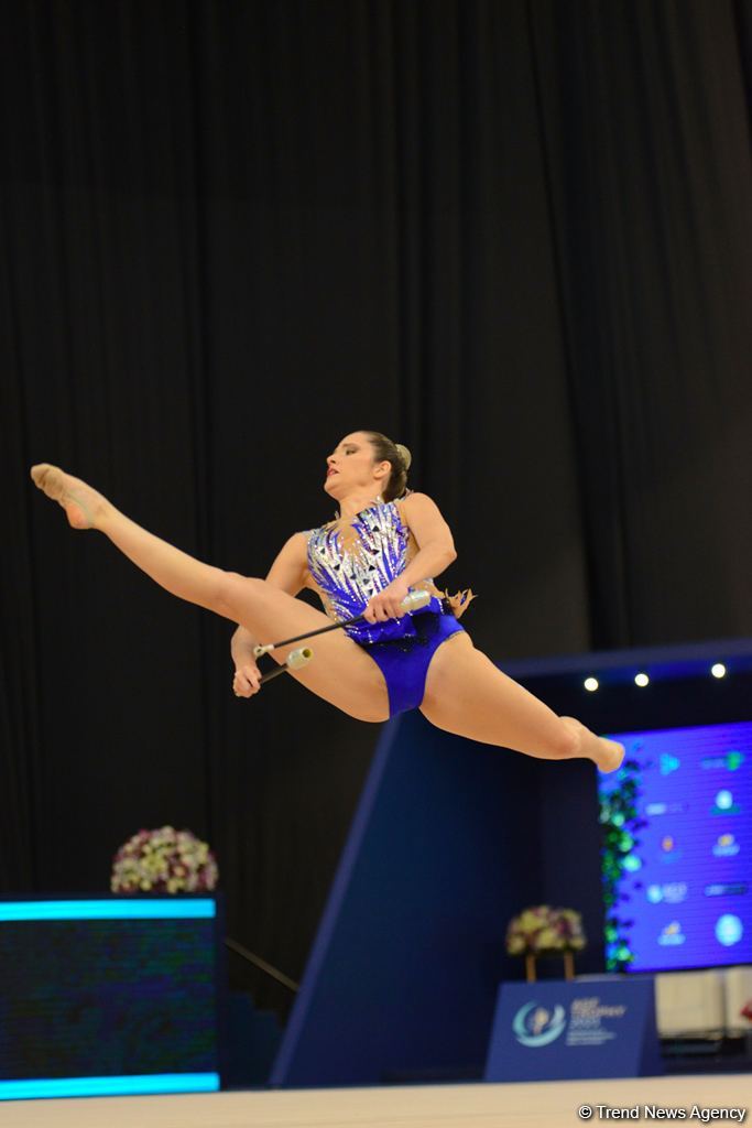 Bədii gimnastika üzrə Dünya Kubokunun ikinci günündə maraqlı anlar (FOTO)
