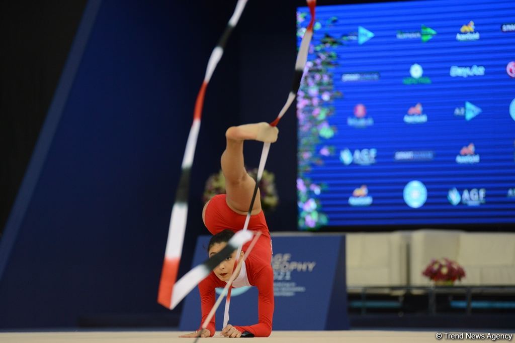 Bədii gimnastika üzrə Dünya Kubokunun ikinci günündə maraqlı anlar (FOTO)