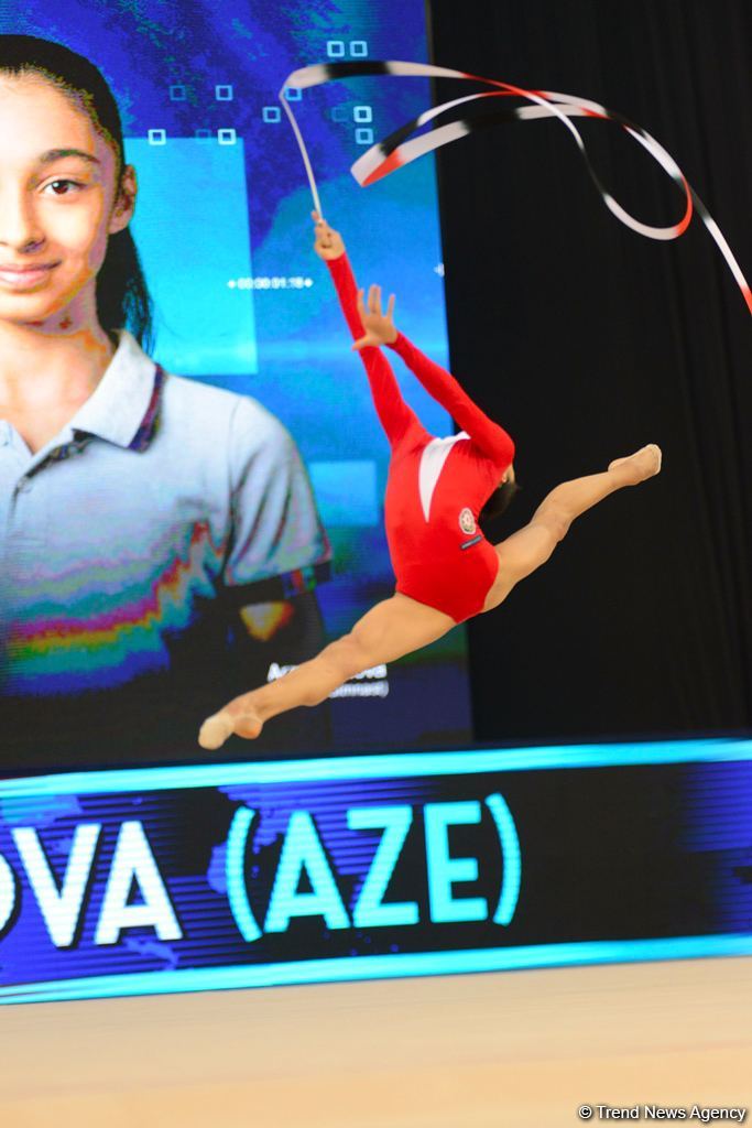 Bədii gimnastika üzrə Dünya Kubokunun ikinci günündə maraqlı anlar (FOTO)