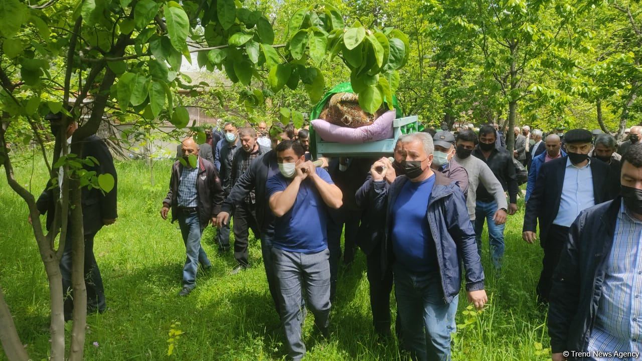 Xalq Şairi Musa Yaqub dəfn edilib (FOTO)