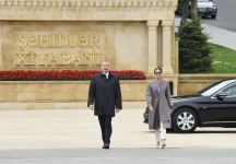 Prezident İlham Əliyev və birinci xanım Mehriban Əliyeva Həzi Aslanovun məzarını ziyarət ediblər (FOTO/VİDEO)