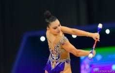 Bədii gimnastika üzrə Dünya Kubokunun üçüncü günündə maraqlı anlar (FOTO)