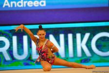 Bədii gimnastika üzrə Dünya Kubokunun üçüncü günündə maraqlı anlar (FOTO)