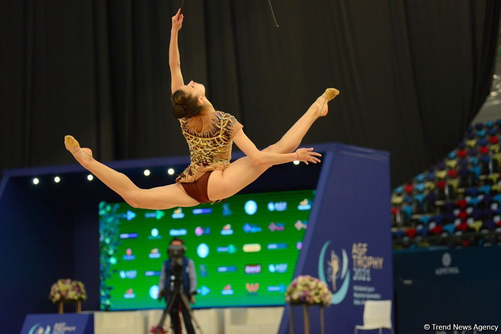 Bədii gimnastika üzrə Dünya Kubokunun üçüncü günündə maraqlı anlar (FOTO)